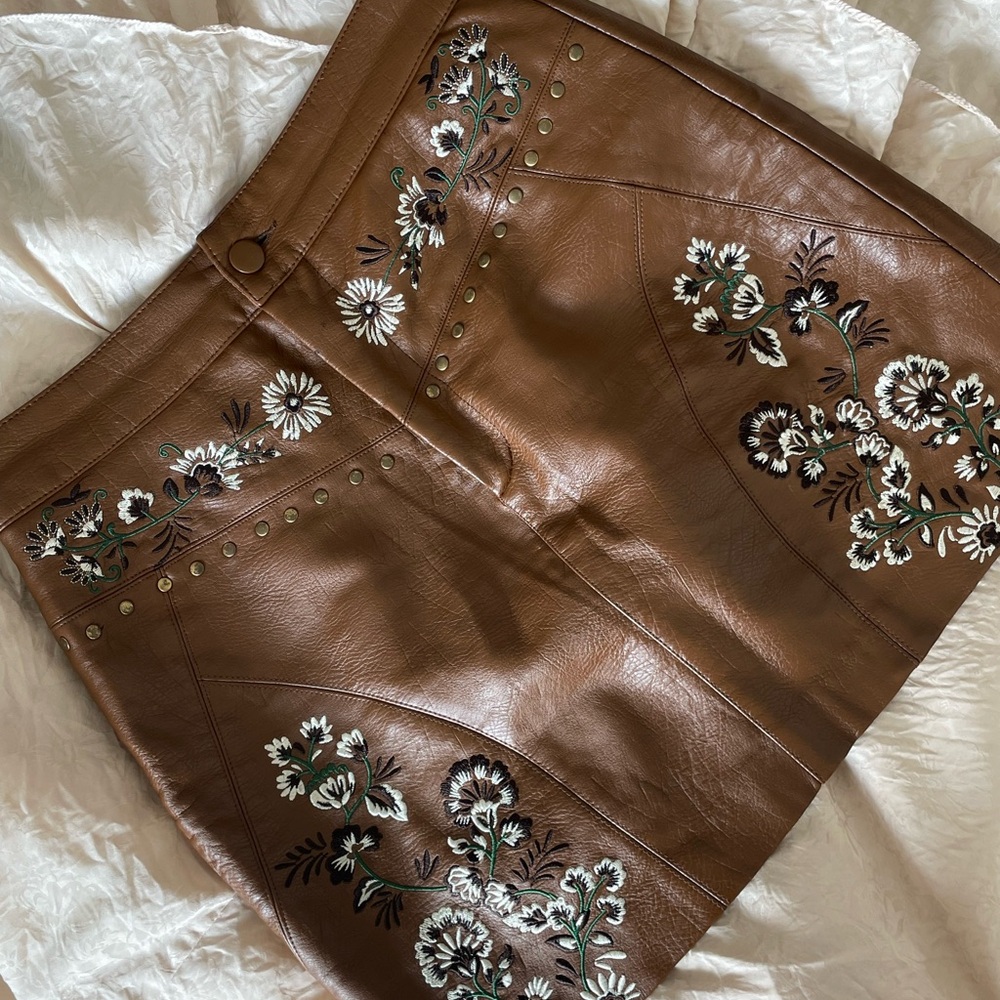 BROWN FAUX LEATHER SKIRT